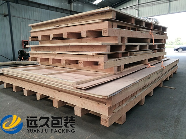 载重要求5000kg以上的木包装箱必须设计钢结构